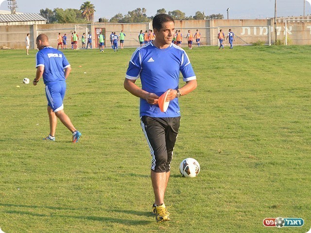 מאמן מגדל העמק, איתן טייב, ינצח גם בליגה? (קובי פורטל)